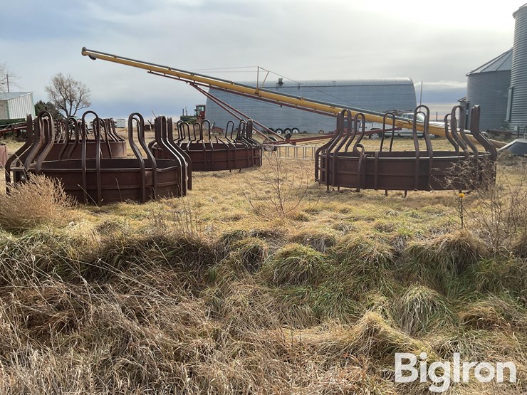 hi-qual-round-hay-feeders-image-6