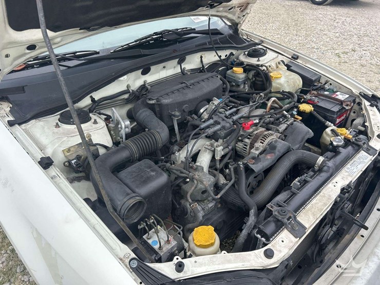 2001-subaru-outback-awd-suv-image-7