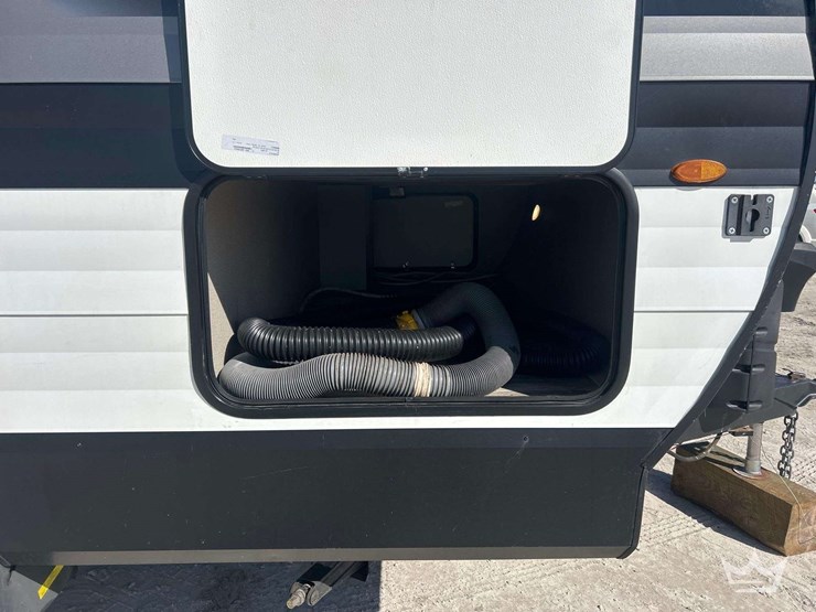 2022-transcend-xplor-245rl-30ft.-t/a-travel-trailer-image-21