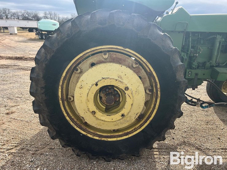 john-deere-4010-image-16