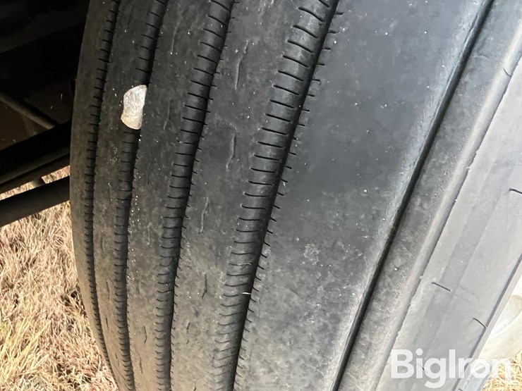 2006-international-9400i-t/a-truck-tractor-image-17