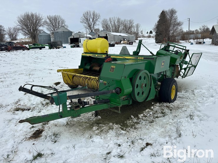 john-deere-338-image-1