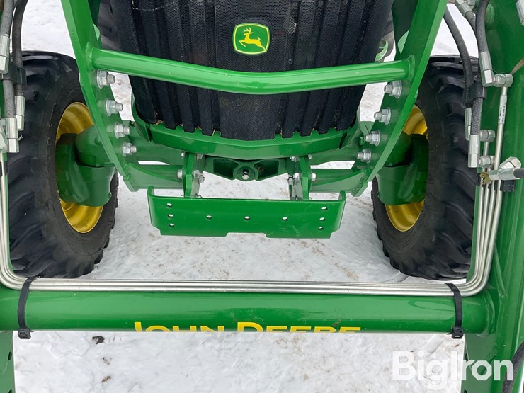 john-deere-4044m-image-14