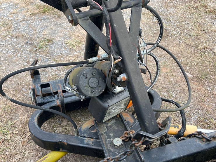 meyer-8.5'-snow-plow-w/-bracket-image-4