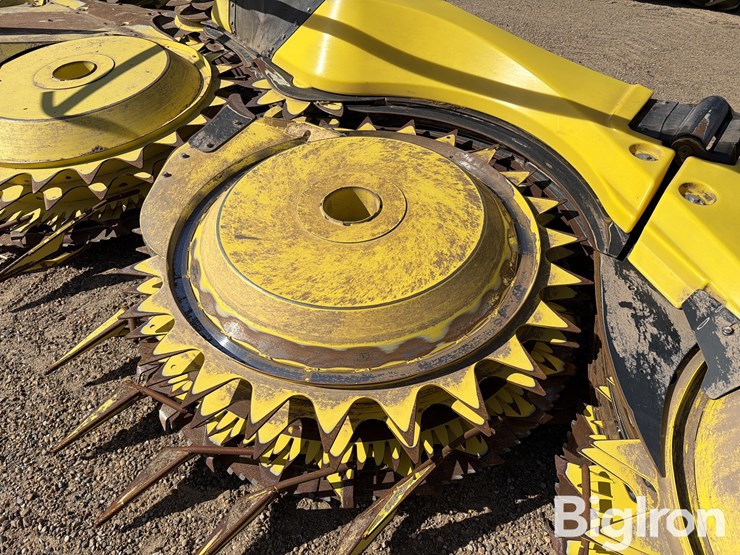 2024-john-deere-772-image-14