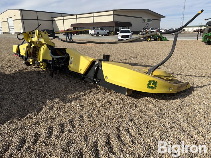 2022-john-deere-772-image-5