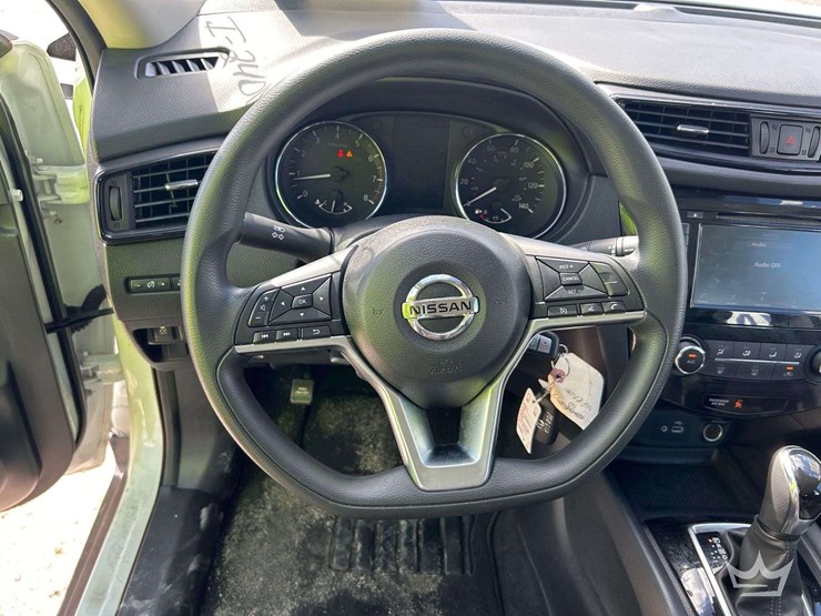 2020-nissan-rogue-image-11