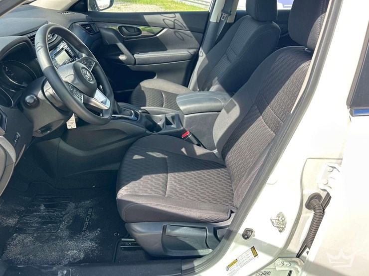 2020-nissan-rogue-image-14