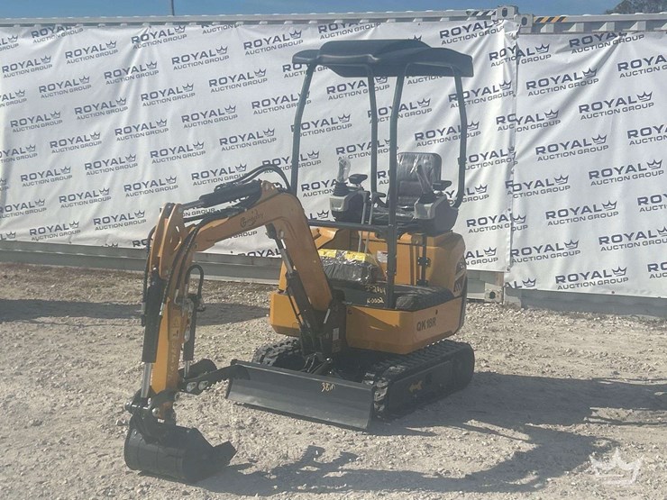 2025-cfg-industrial-qk18r-mini-excavator-image-1