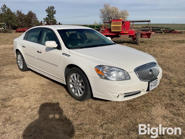 2011-buick-lucerne-cxl-4-door-sedan-image-3