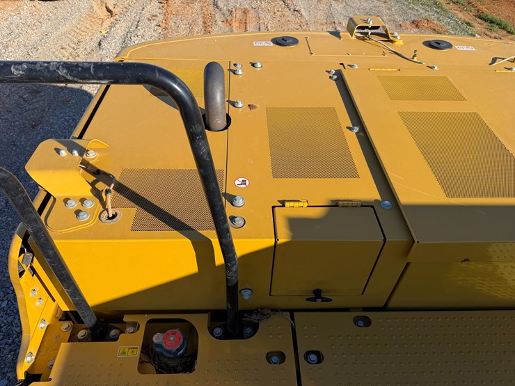 caterpillar-320-image-34