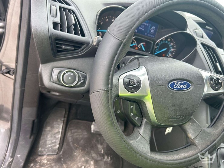 2015-ford-escape-image-12