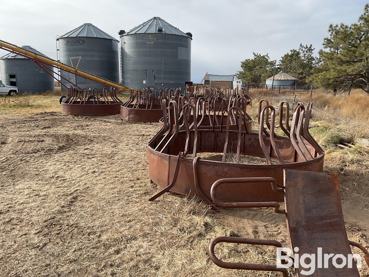 hi-qual-round-hay-feeders-image-9