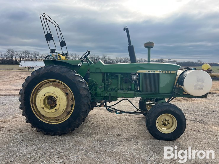 john-deere-4010-image-4