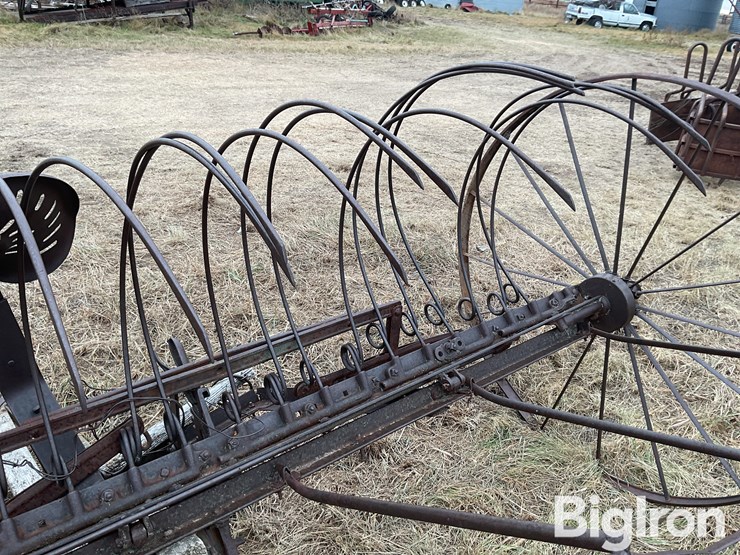 international-dump-rake-image-16