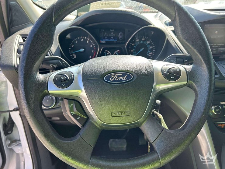 2015-ford-escape-image-13