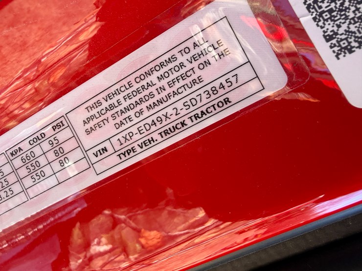 peterbilt-589-image-92