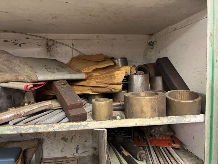 tool-cabinets-with-contents-and-arc-welder-image-11