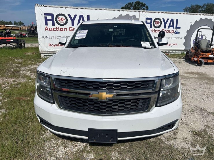 2016-chevrolet-tahoe-image-23