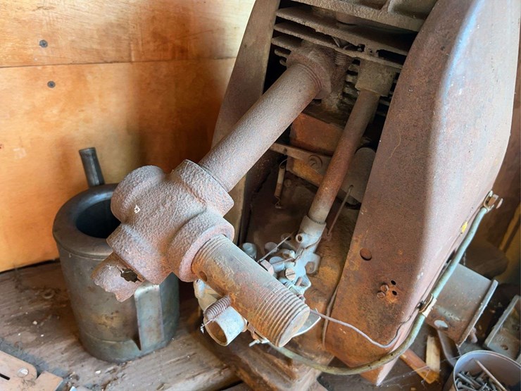 engines,-oil-jugs,-and-rope-image-22