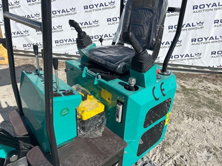 unused-2025-cfg-industrial-mx12rx-mini-excavator-image-13