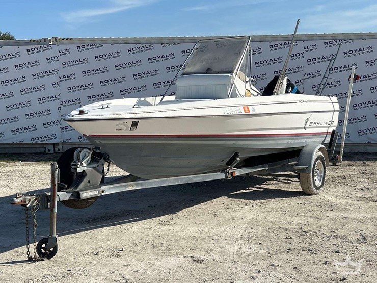 1990-bayliner-19ft-trophy-center-console-boat-w/-s/a-20ft-boat-trailer-image-1