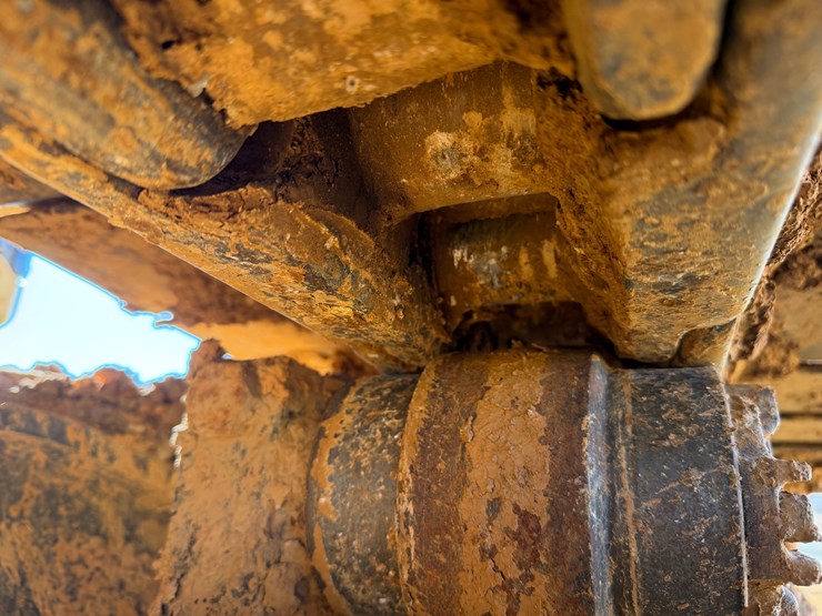 caterpillar-320-image-21