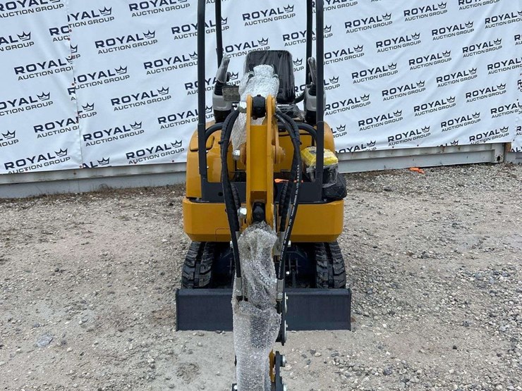 2025-cfg-industrial-qk18r-mini-excavator-image-18