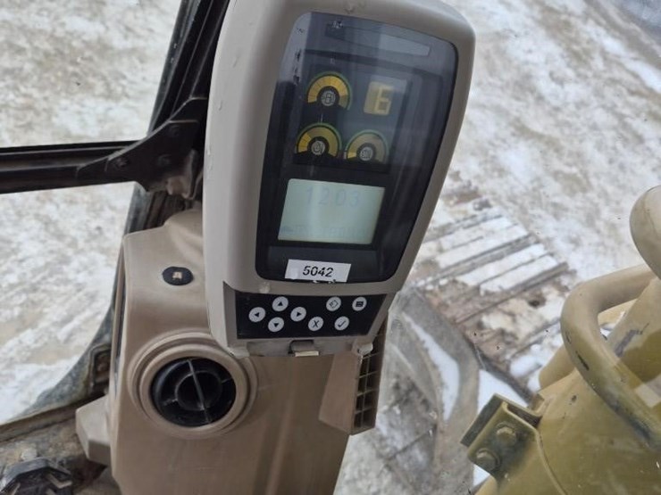 caterpillar-322c-image-16