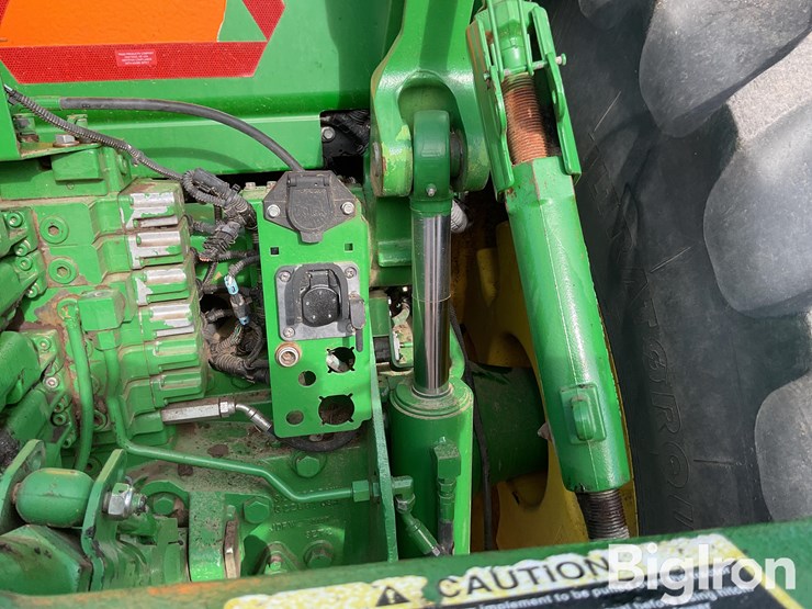 john-deere-8260r-image-14