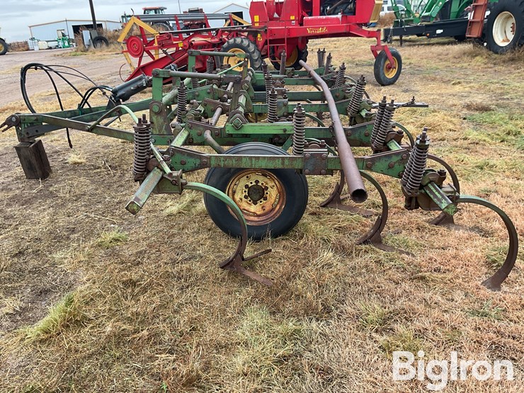 john-deere-field-cultivator-image-7