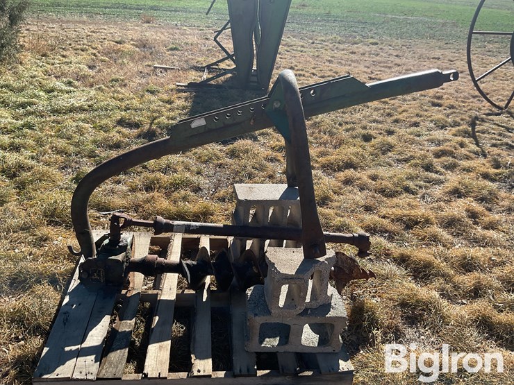 john-deere-post-hole-digger-image-4