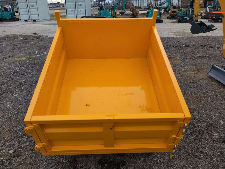 idr25-crawler-dumper-with-seat---13.5-hp-briggs-and-stratton-image-4