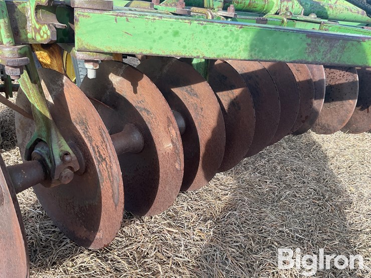 john-deere-tandem-disk-image-16
