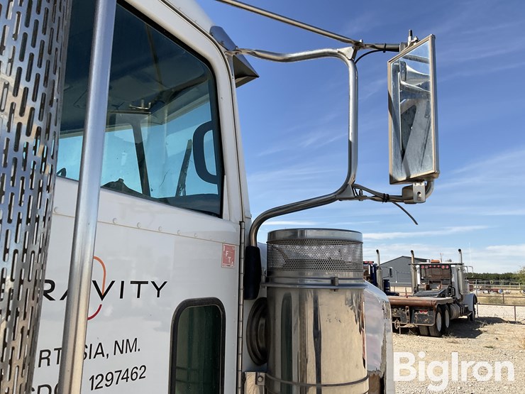 peterbilt-367-image-11