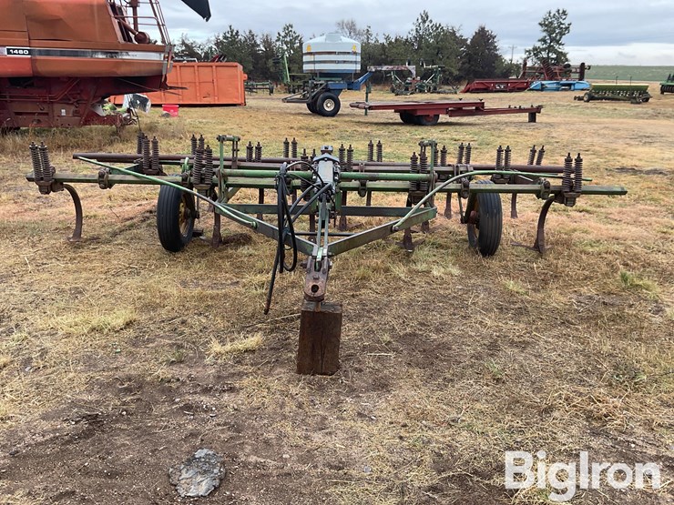 john-deere-field-cultivator-image-2