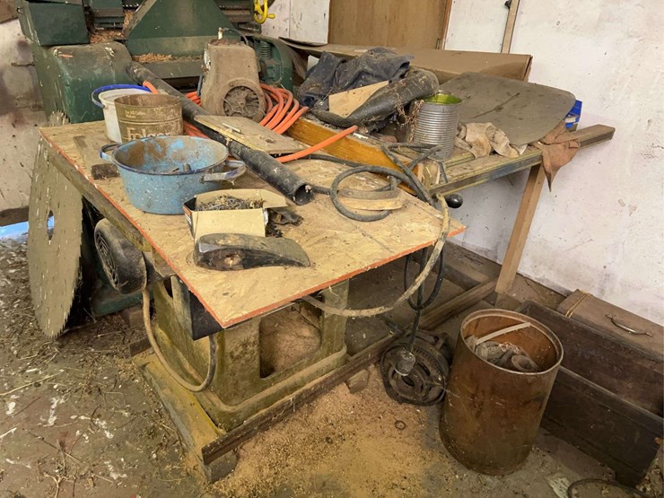 contents-of-wood-working-room-image-38