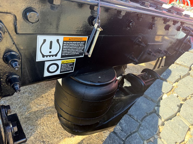 peterbilt-589-image-52