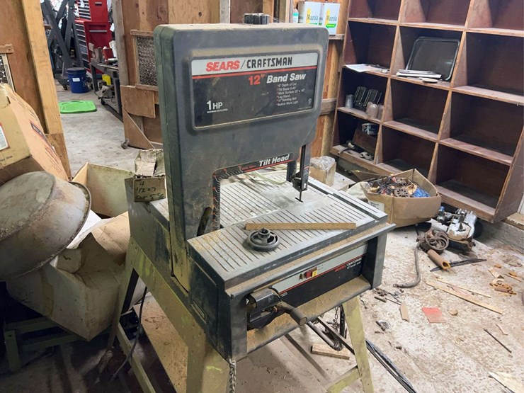 contents-of-wood-working-room-image-11