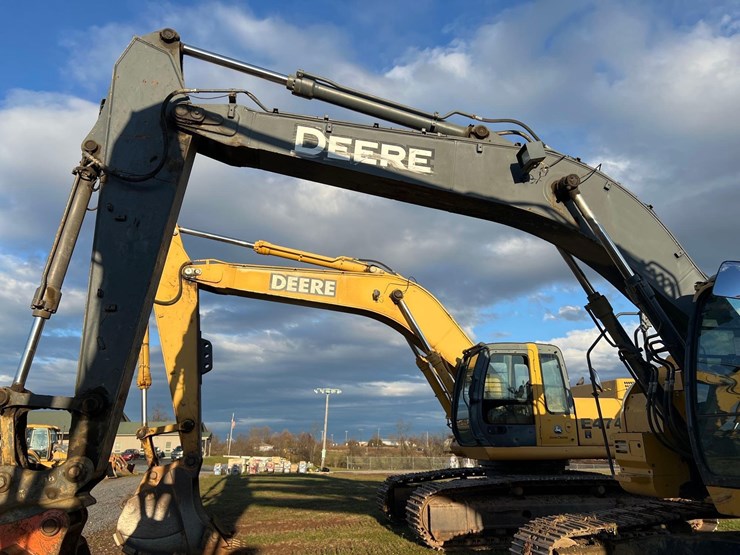 deere-245g-lc-image-7