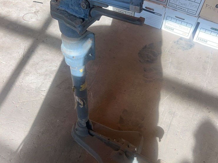 manual-foot-driven-stapler-image-2