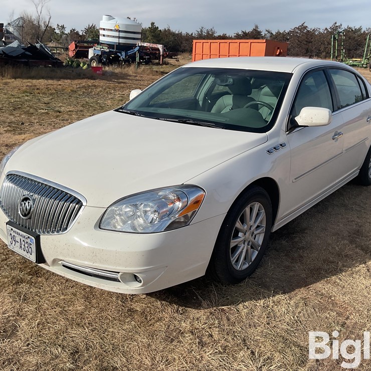 2011 Buick Lucerne CXL 4-Door Sedan