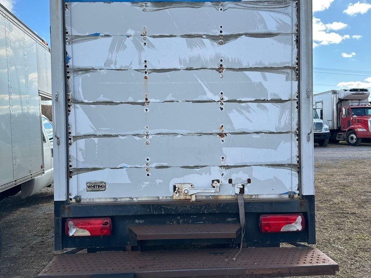 2012-frieghtliner-3500-box-truck-image-10