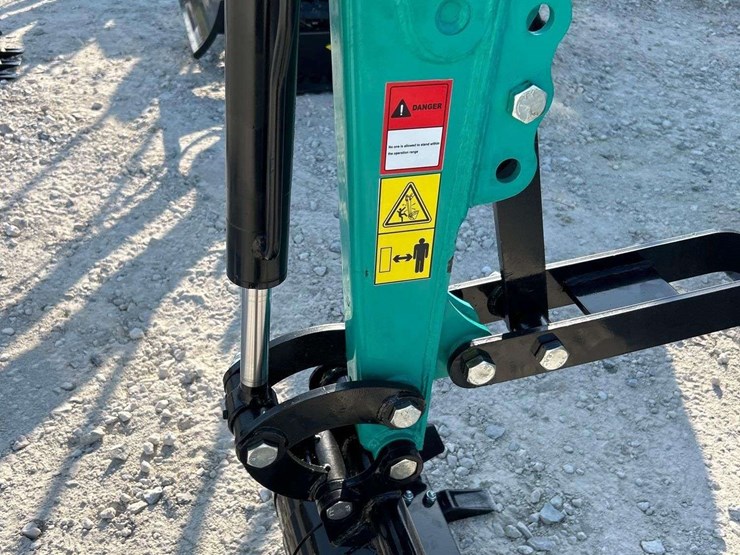 unused-2025-cfg-industrial-h15r-mini-excavator-image-13