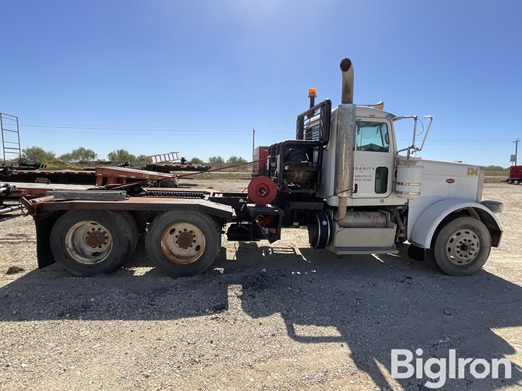 peterbilt-388-image-4