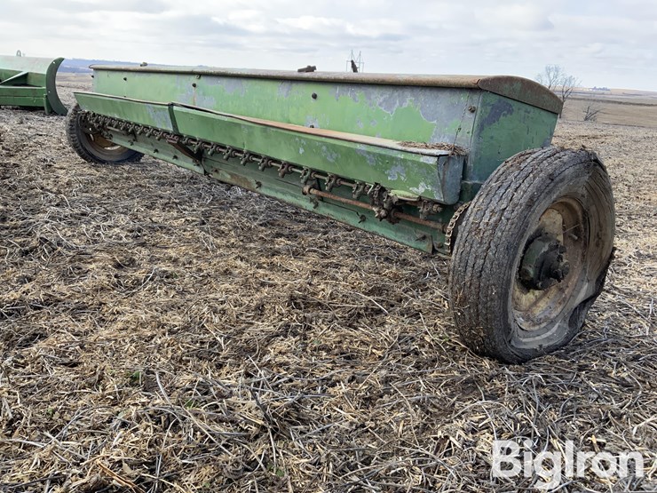 john-deere-12-image-16