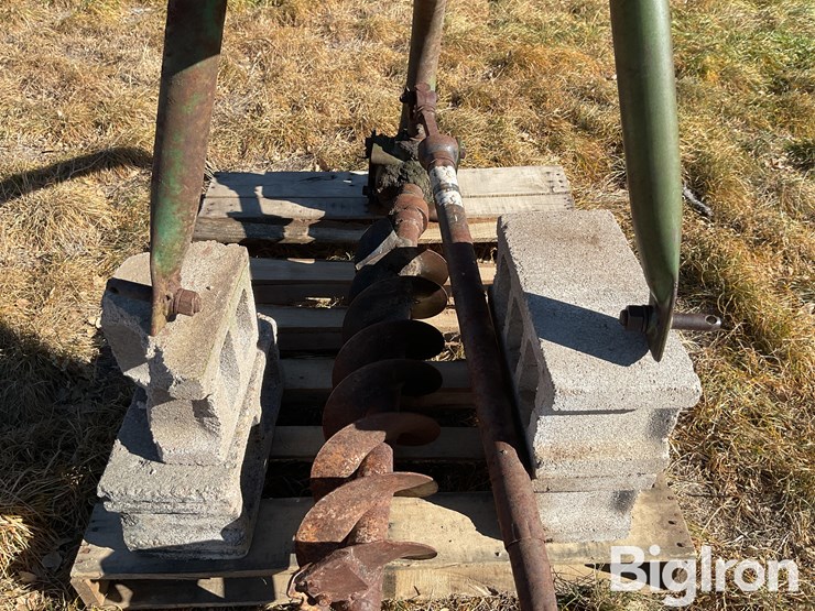 john-deere-post-hole-digger-image-9