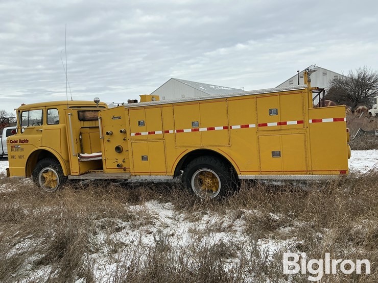 1973-ford-c750-image-8