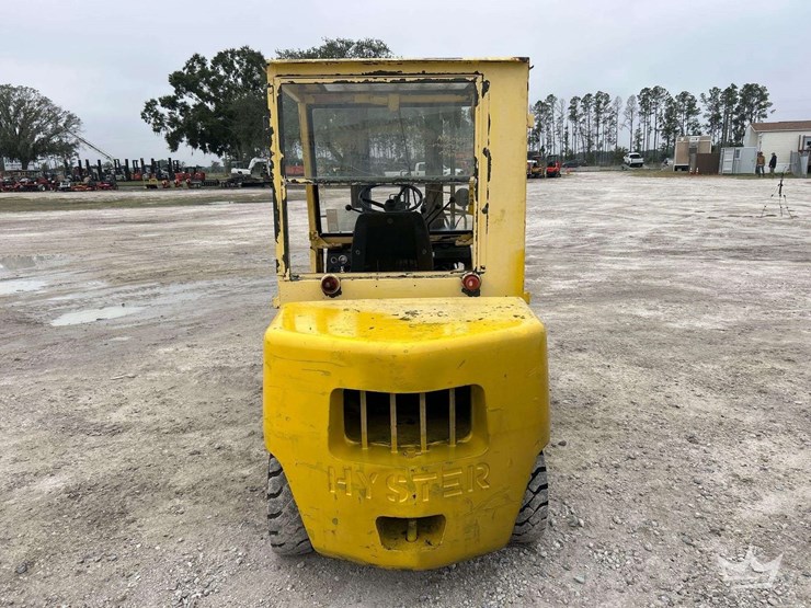 hyster-60-6,000lb-diesel-forklift-image-18