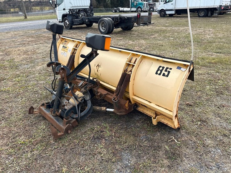 meyer-8'-snow-plow-w/-bracket-image-4